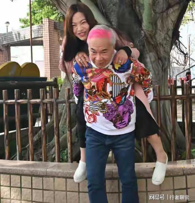 Bwin必赢冬至撞见女友陪老公吃饭!李龙基才知当三14年拒道歉还敢恋嫩妹(图3)