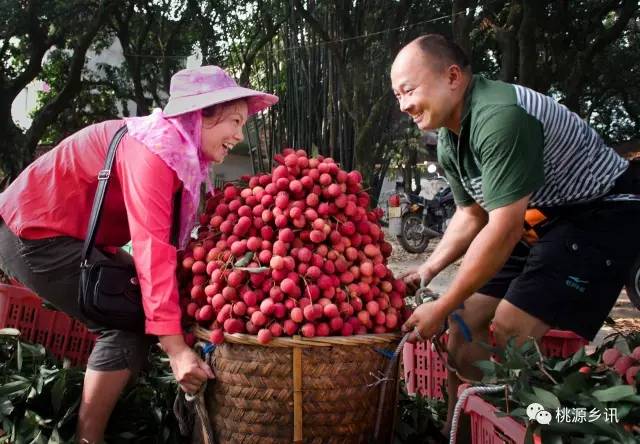 永春一货车违载十余人被查▶给力！刘珊珊学费有着落了▶平安吾峰文艺晚会▶为逼女子打胎男Bwin必赢子跳楼嫌热又跳河▶司机连砍交警十几刀(图3)