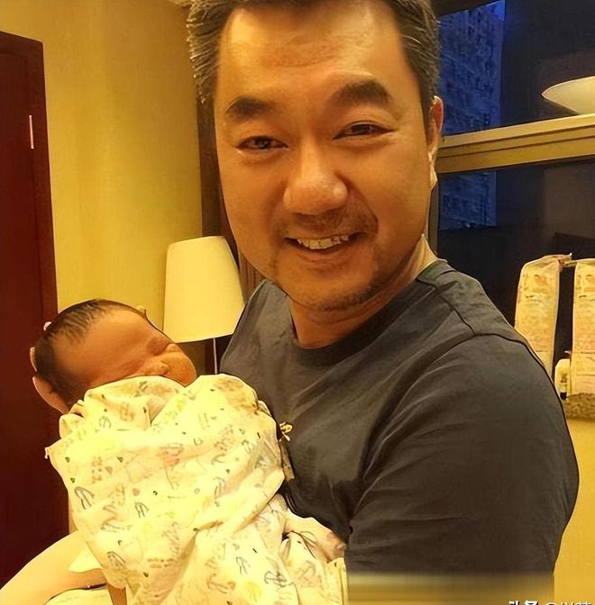 演员董勇:离婚后坚决不再婚45岁被嫂子“逼迫”相必赢国际亲竟娶到娇妻(图23)