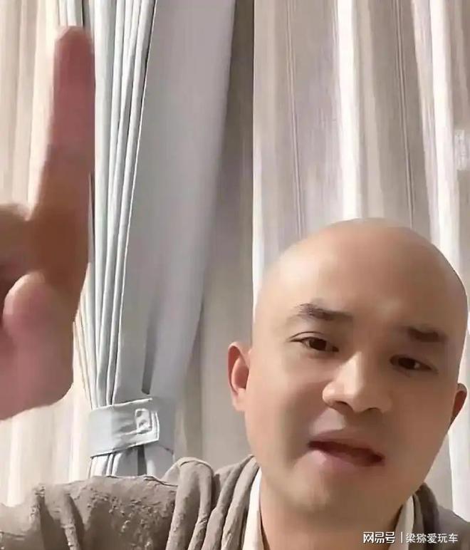 与刘晓庆同居6年今38岁交不起租相亲被拒崩溃(图6)