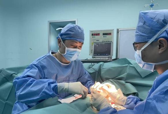 Bwin必赢河南男子相亲2天订婚花23万女方隐瞒尿毒症还要求贷600万治病法院判退还七成彩礼(图2)