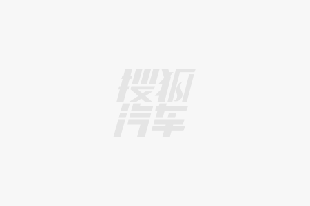 曝网红猴哥新恋情！轻抚对方背部颜值身材不输前妻何钰欣(图2)